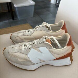 New Balance 327 Tennis shoes, Size 10, brown and white in good condition
